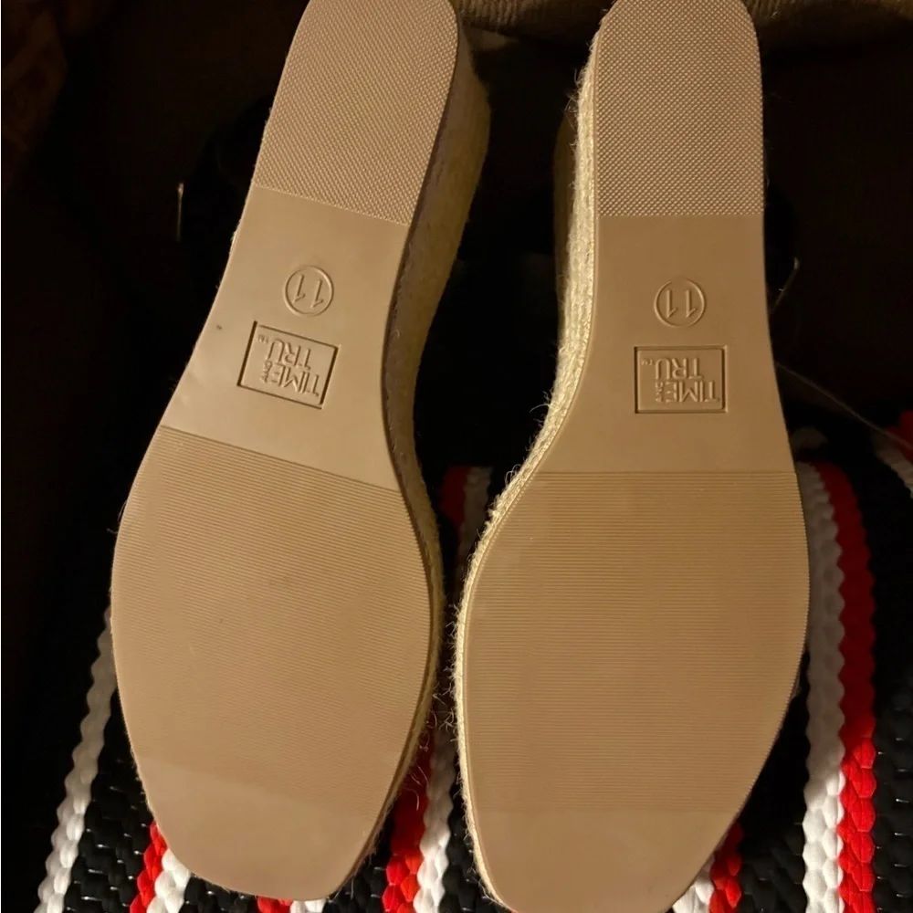 Time and Tru ▪️these sandals